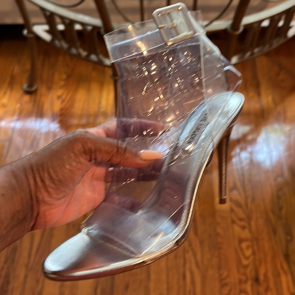 Silver - Picture 3 of 4